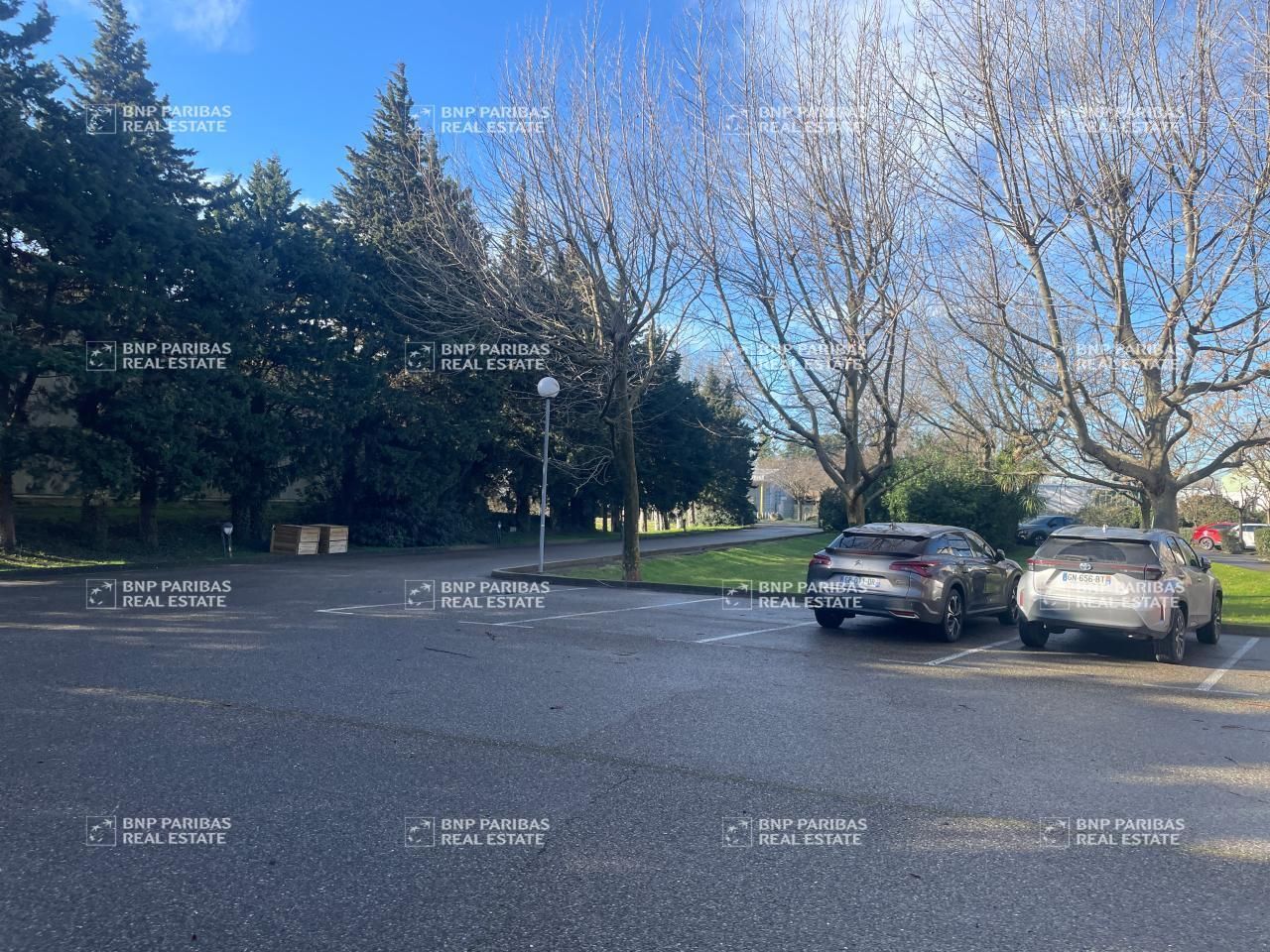 974.39 m² pour ce bureaux en vente à Châteaurenard