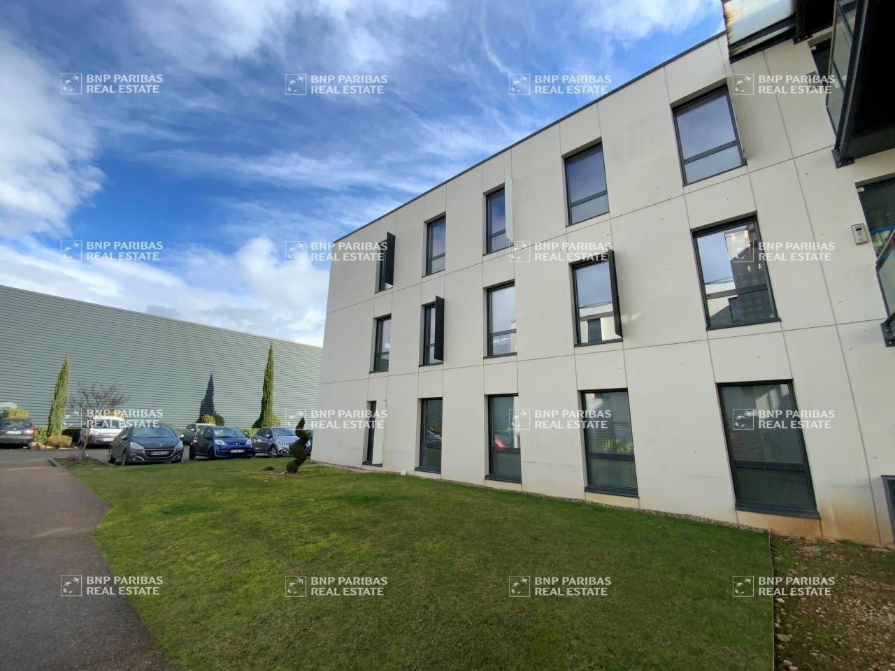 Location Bureaux 2181 m² divisibles 69800 Saint-priest