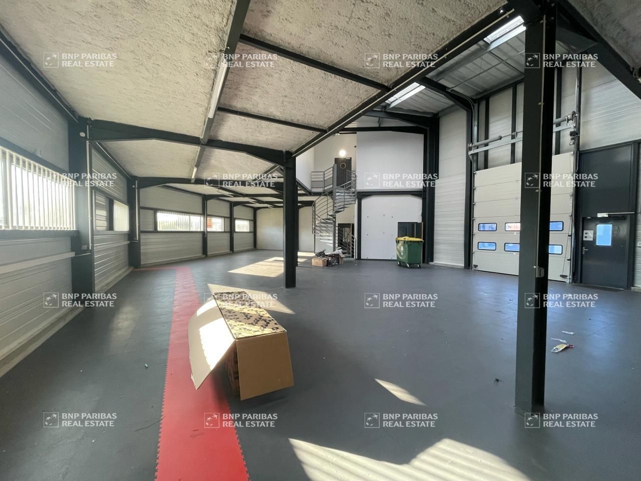 Location Activité 488.4 m² non divisibles 33700 Mérignac