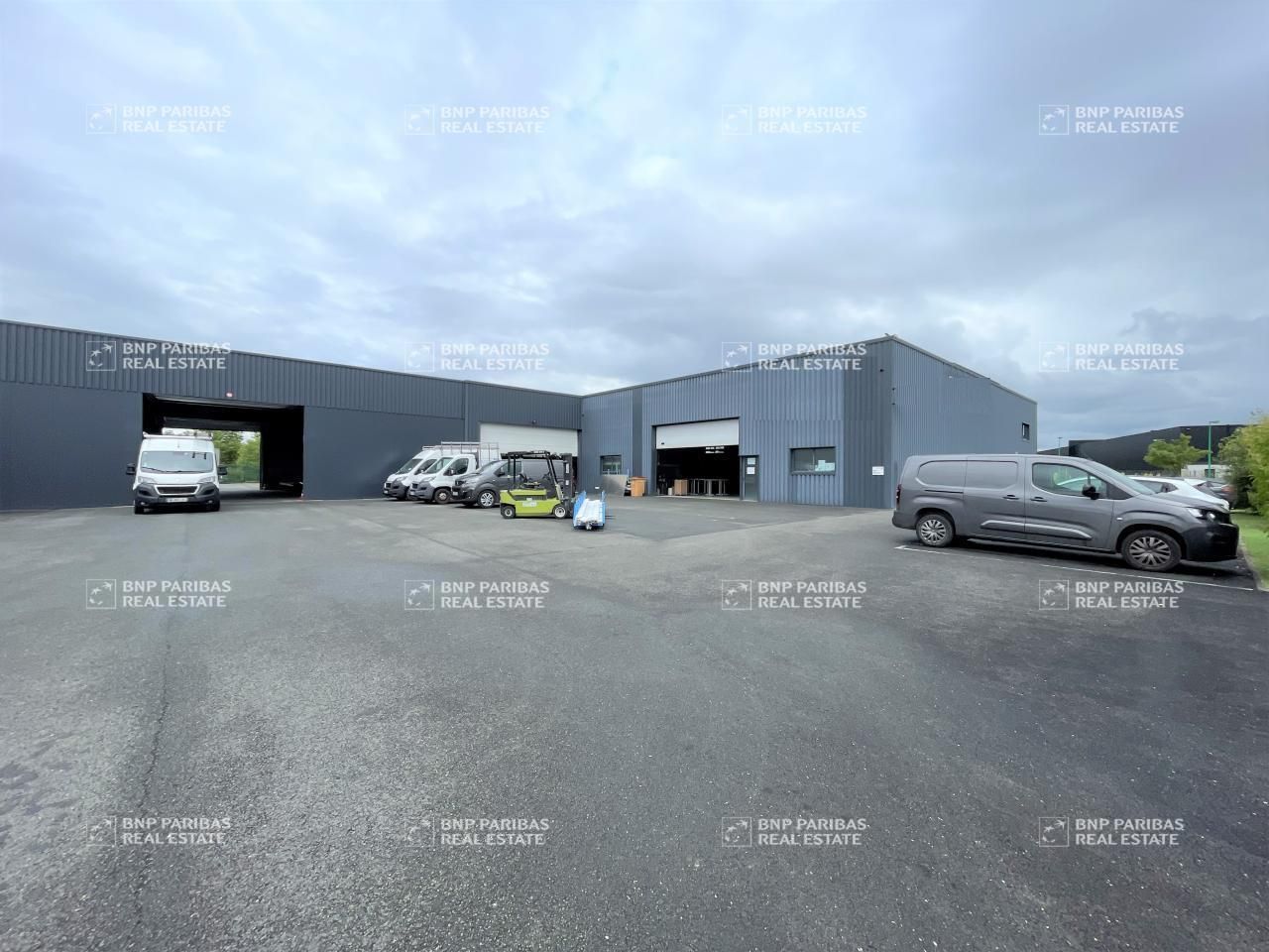 Vente Activité 2590 m² non divisibles 33910 Saint-denis-de-pile