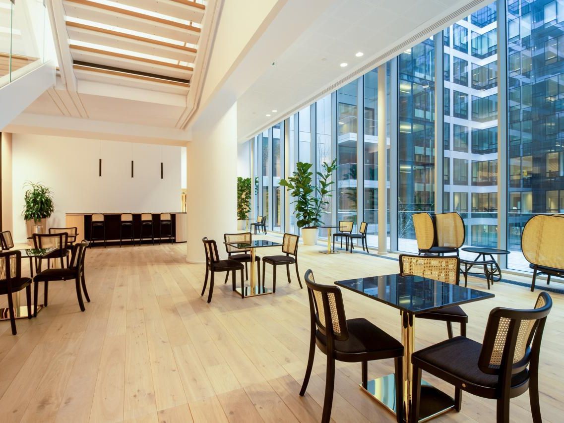 3182 m² pour ce bureaux en location à Puteaux