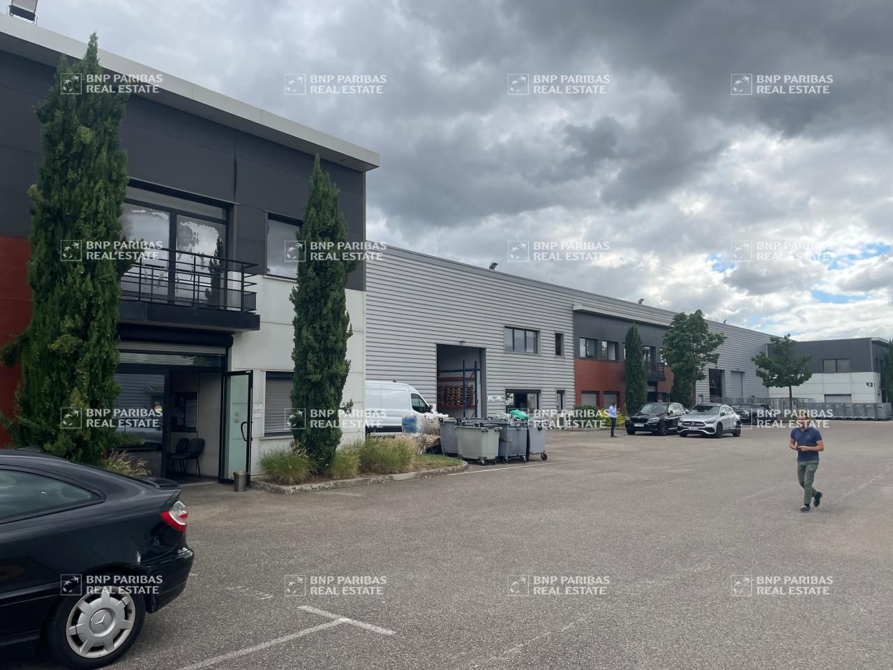 Location Activité 2729 m² divisibles 69150 Décines-charpieu