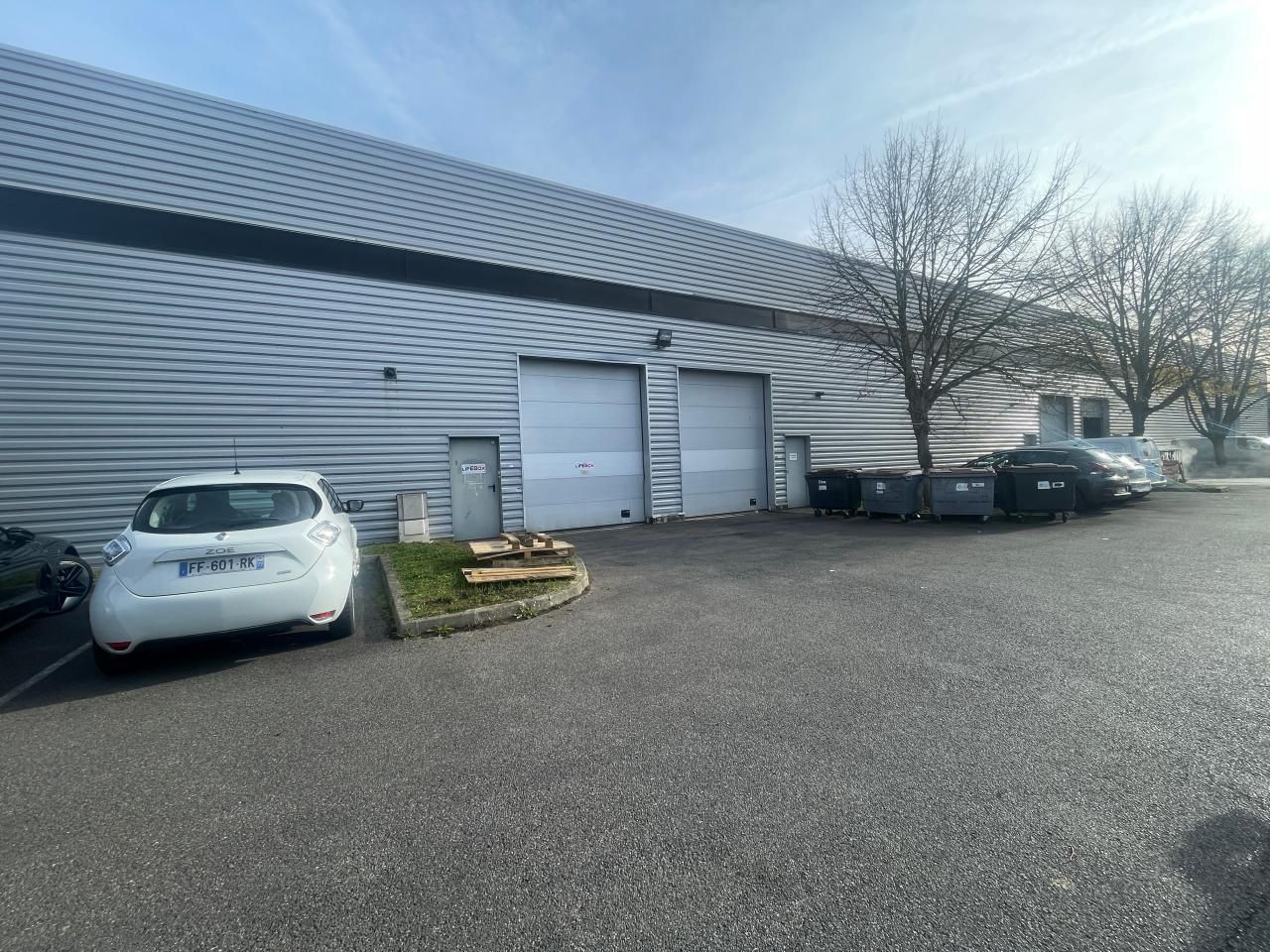 Location PME-PMI 900 m² divisibles 91090 Lisses