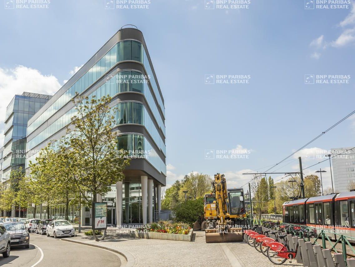 1241.96 m² pour ce bureaux en location à La madeleine