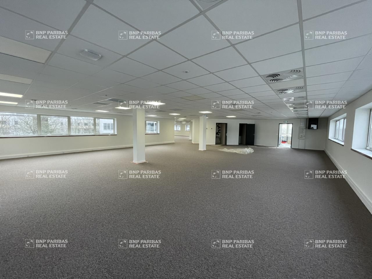 919.13 m² pour ce bureaux en location à Carquefou