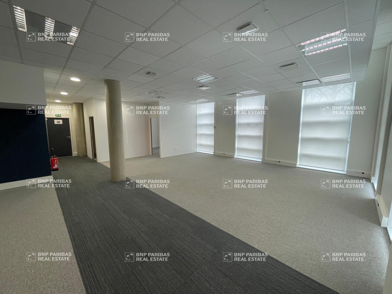 Location Bureaux 927.66 m² divisibles 37200 Tours
