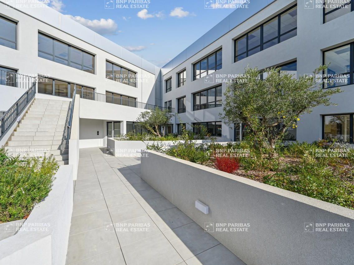 Location Bureaux 1416.5 m² divisibles 06560 Valbonne