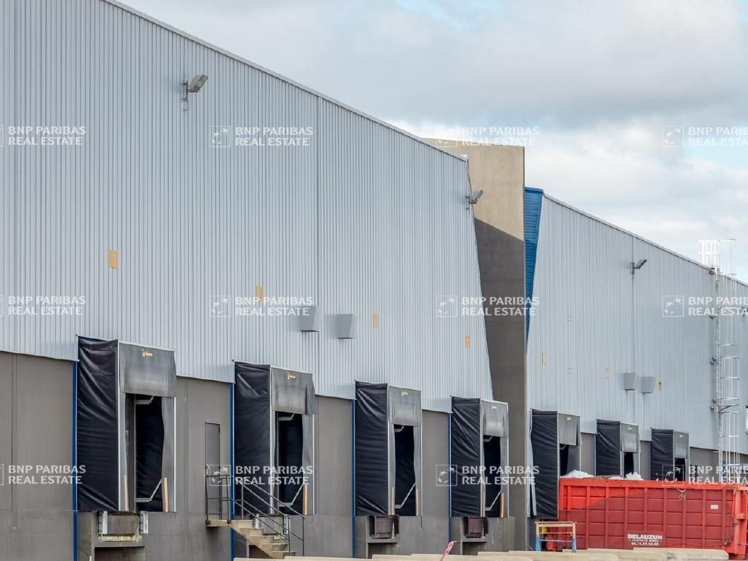 5941 m² pour cetentrepôts classe a en location à Saint-quentin-fallavier