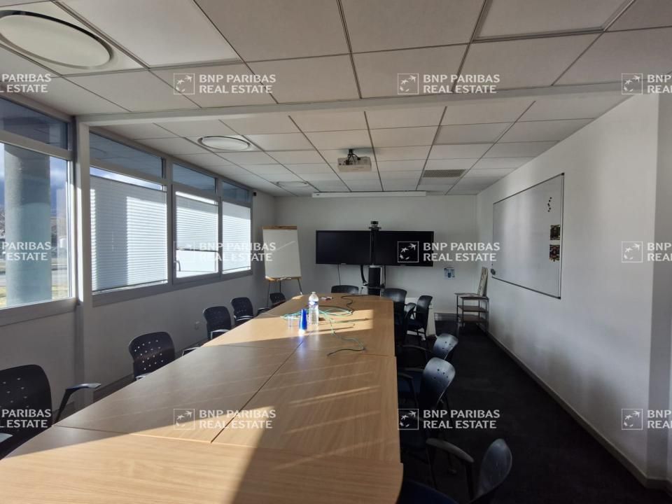 2088 m² pour ce bureaux en location à La motte-servolex