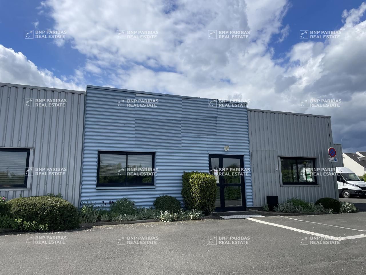 Location Activité 940 m² non divisibles 45140 Saint-jean-de-la-ruelle