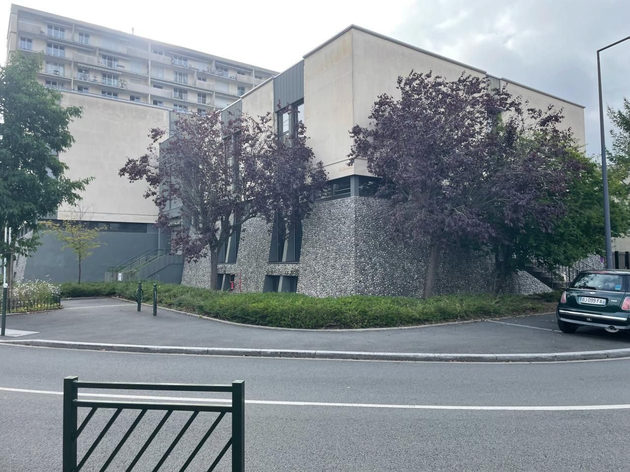 1765.11 m² pour ce bureaux en location à Orléans