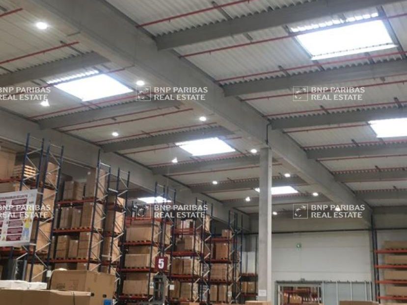 5531 m² pour cetentrepôts classe a en location à Saint-martin-de-crau