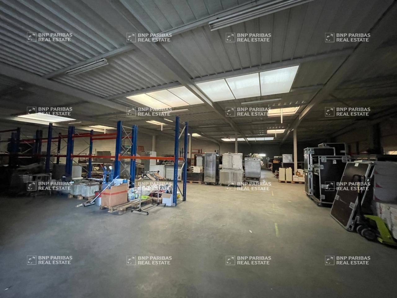 620 m² pour ce activité en location à Corbas