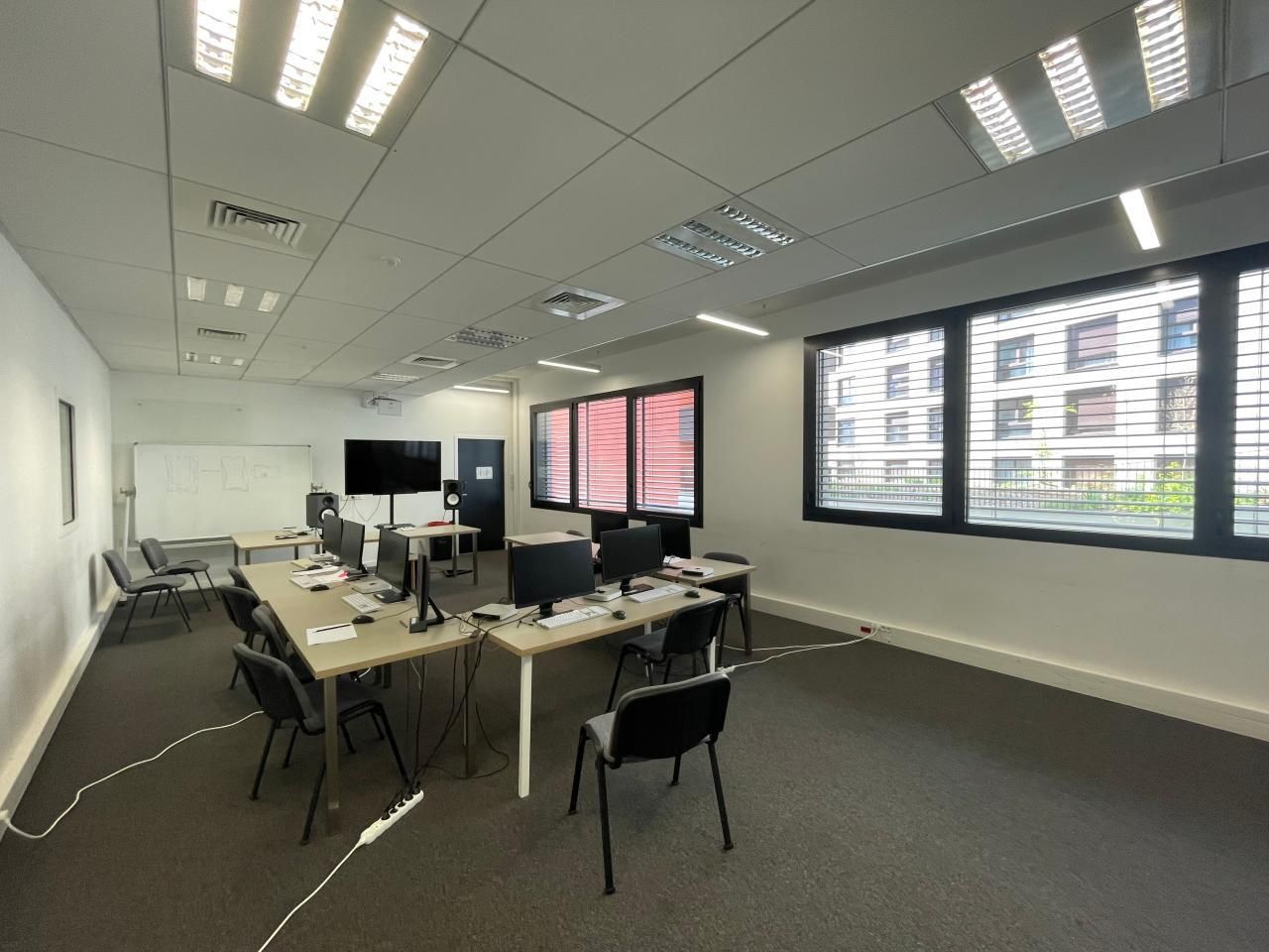Location Bureaux 1110 m² divisibles 33300 Bordeaux