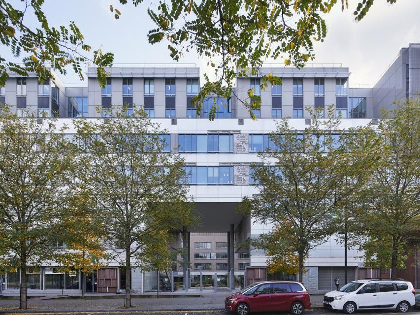 8147.06 m² pour ce bureaux en location à Saint-denis