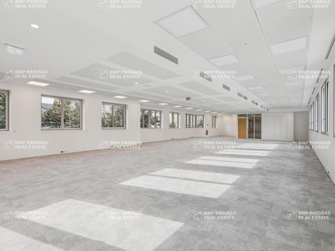 271.4 m² pour ce bureaux en location à Paris