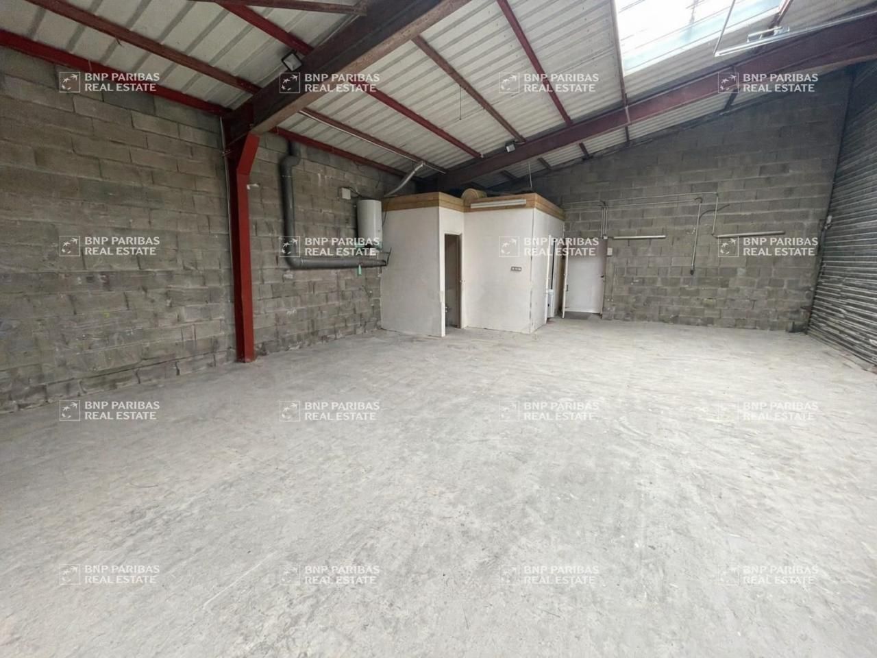 195 m² pour ce activité en location à La meziere
