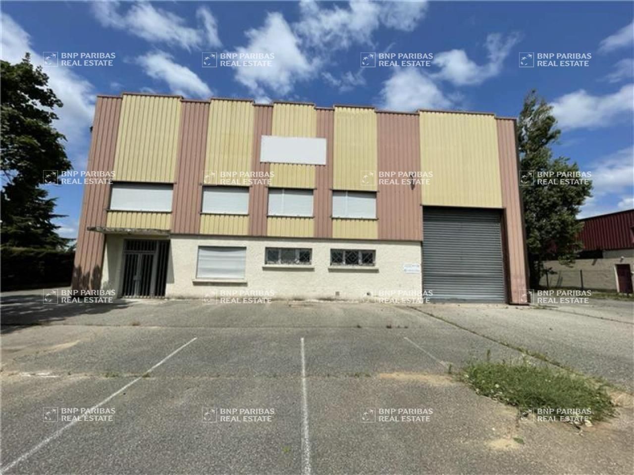 Location Activité 1350 m² non divisibles 69680 Chassieu