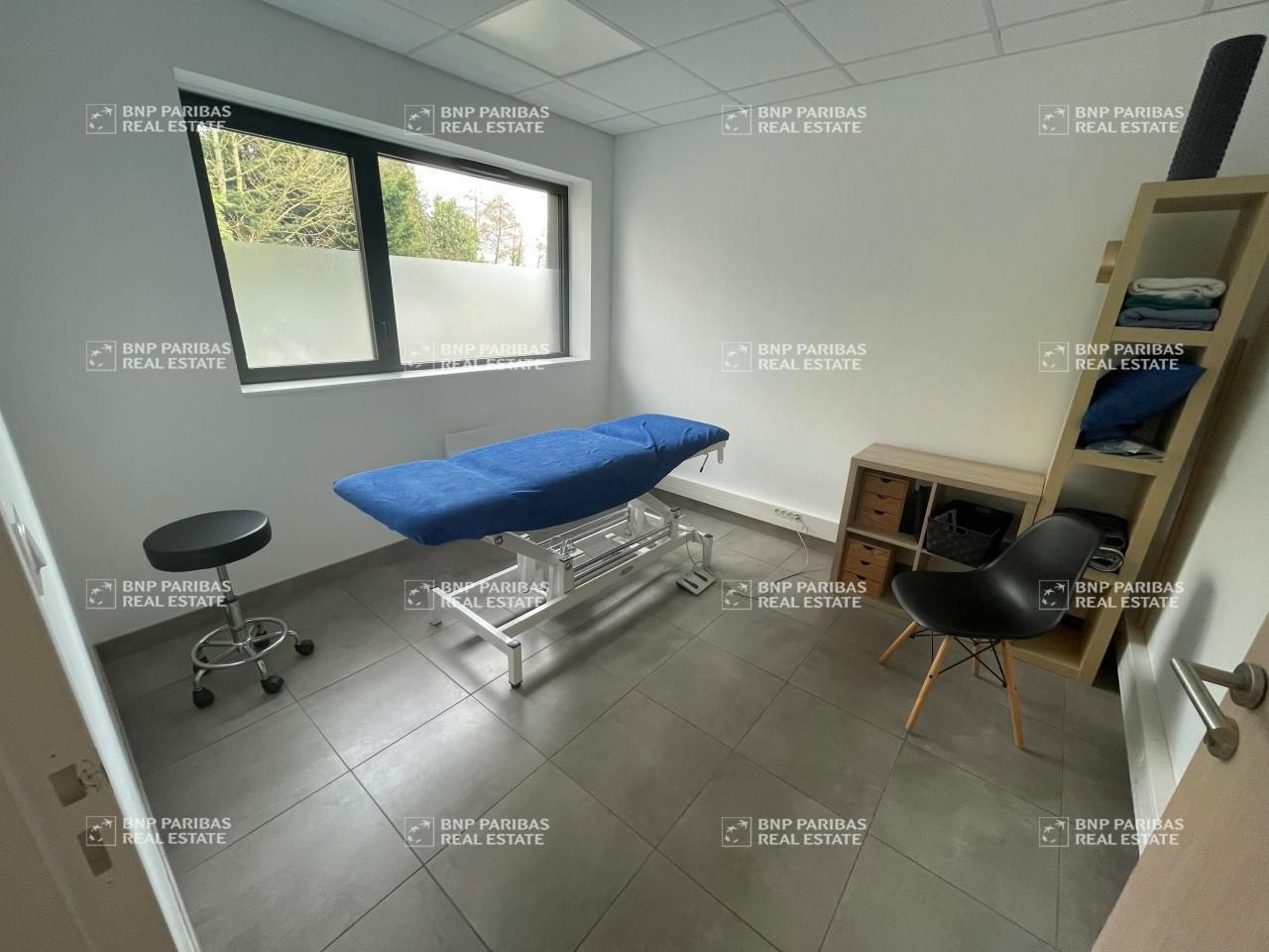 200 m² pour ce activité en vente à La meziere