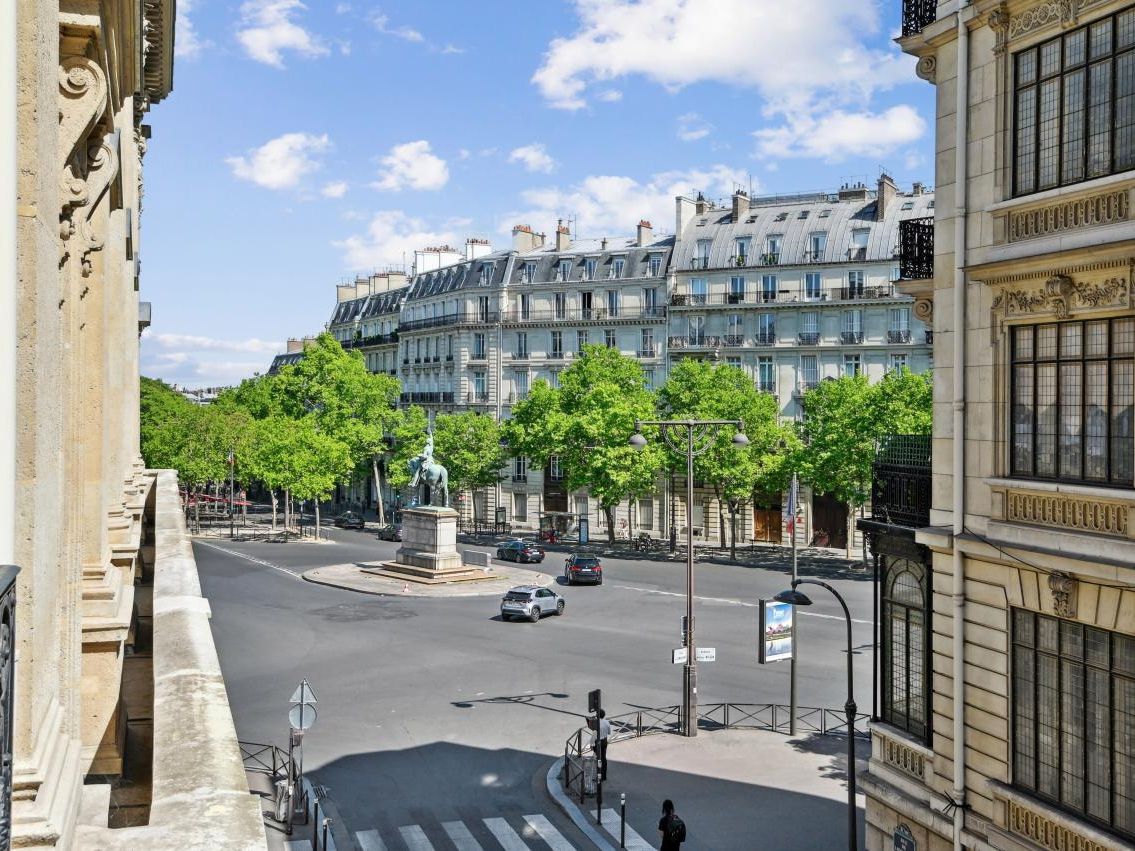 758.85 m² pour ce bureaux en location à Paris