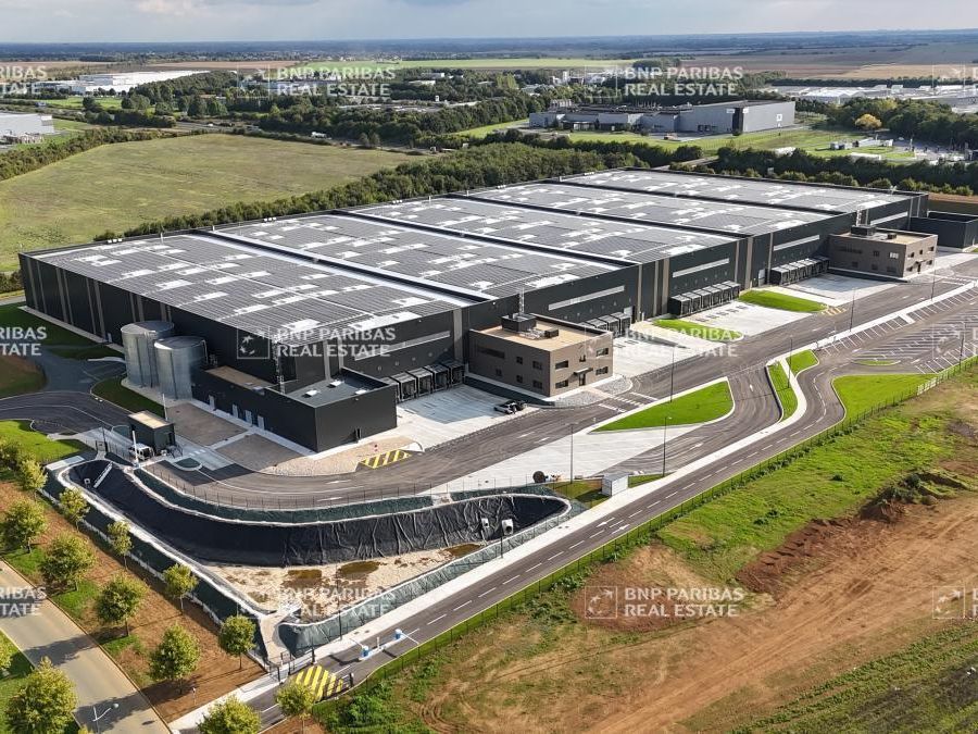 31792 m² pour cetentrepôts classe a en location à Sainte-hermine