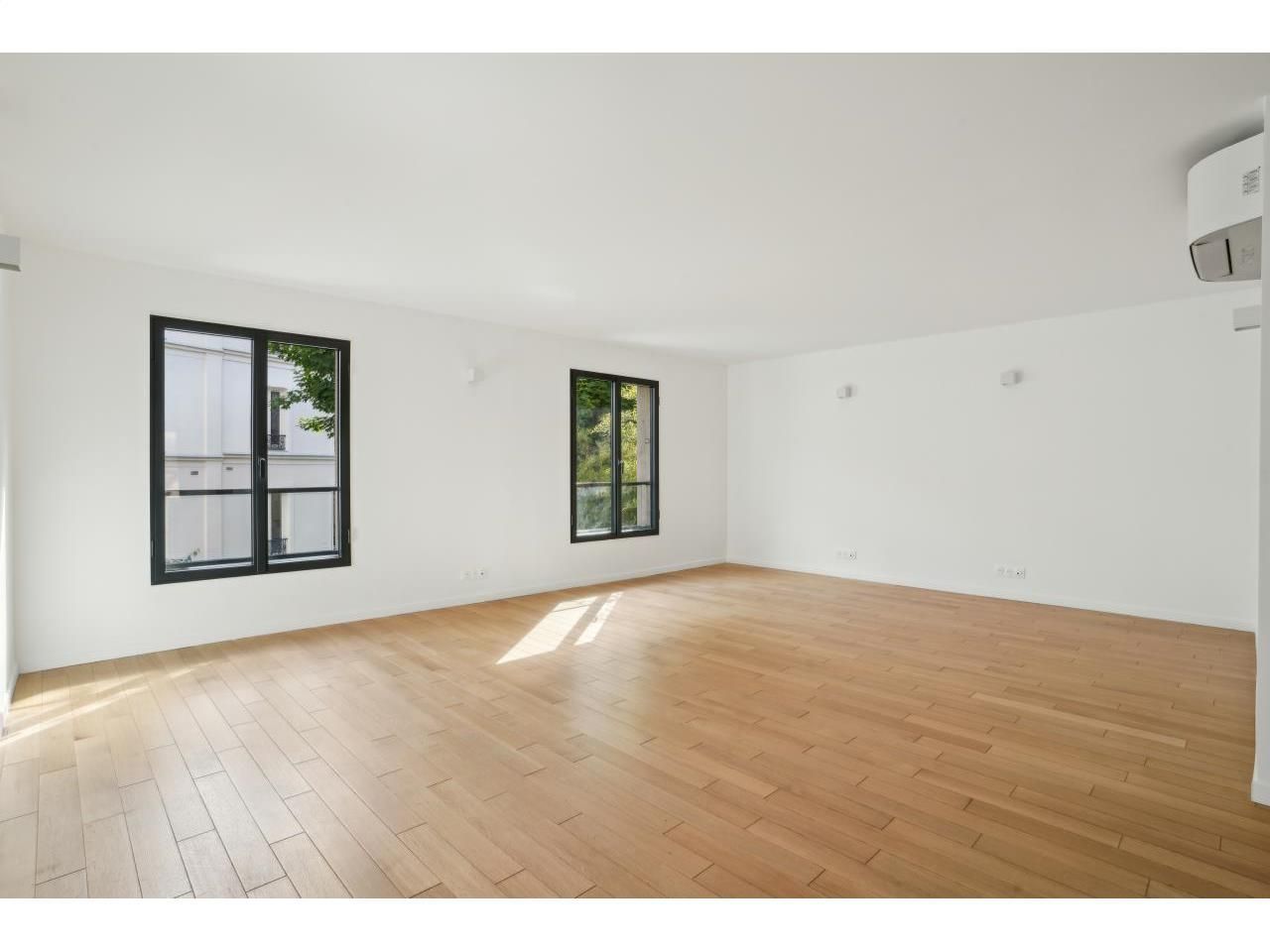 375 m² pour ce bureaux en location à Paris