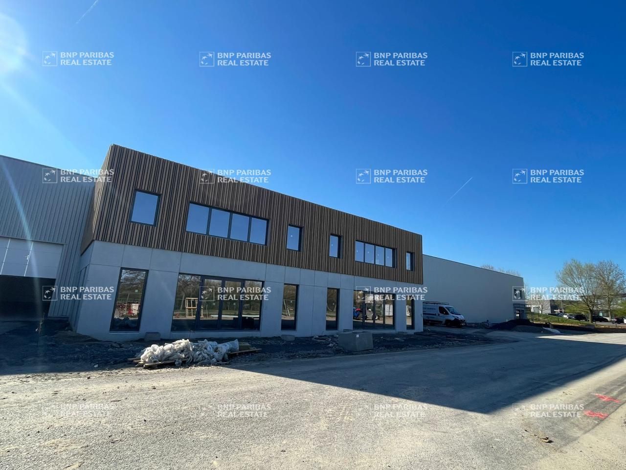 1668 m² pour ce activité en location à Wattrelos