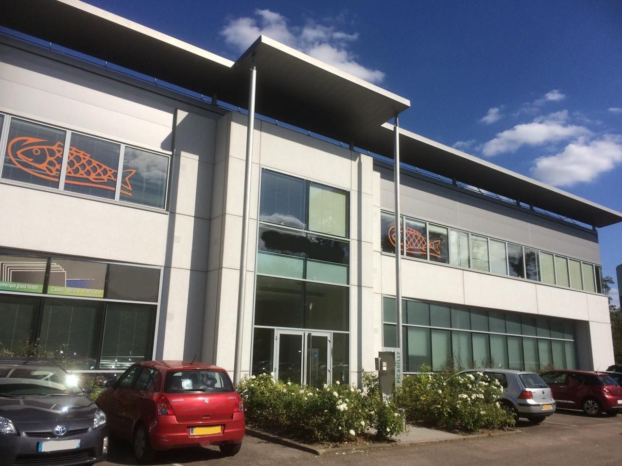 397 m² pour ce bureaux en location à Éragny