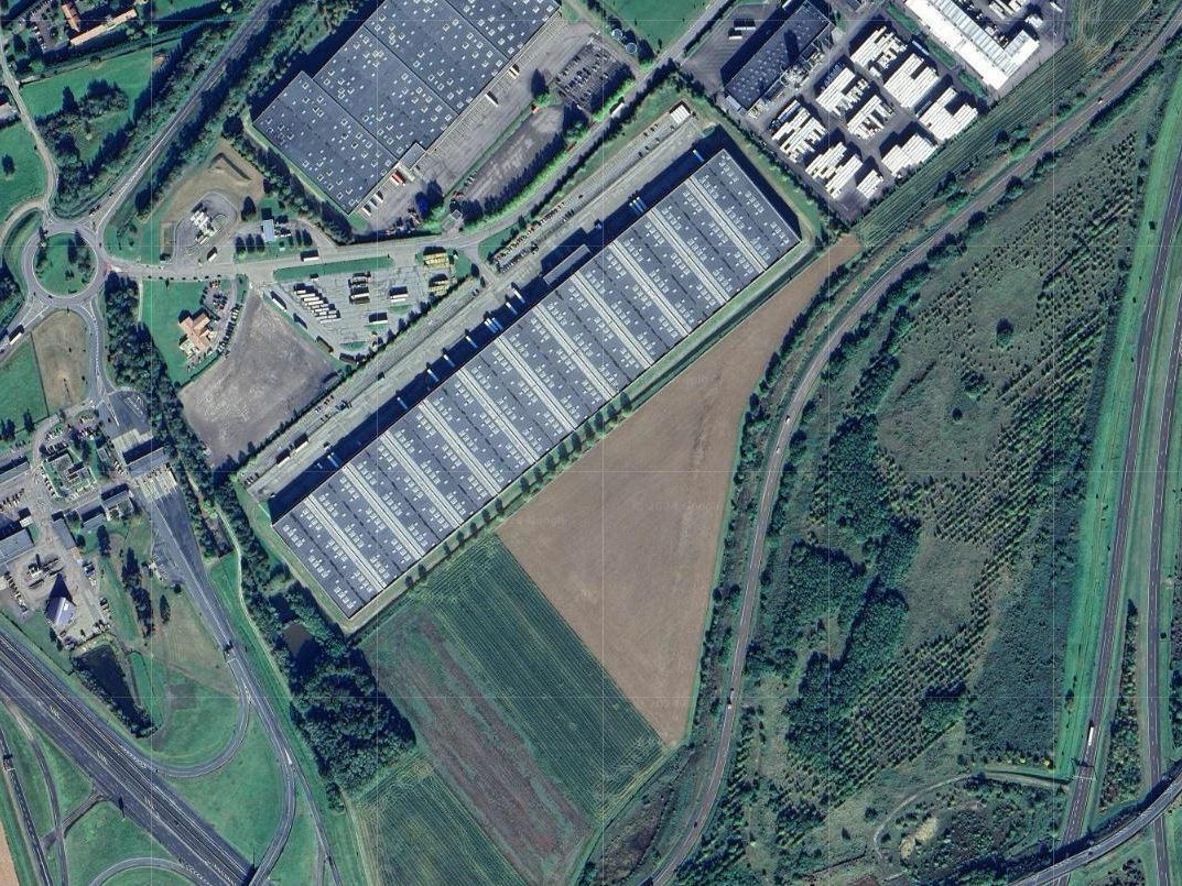 4924 m² pour cetentrepôts classe a en location à Savigny-sur-clairis