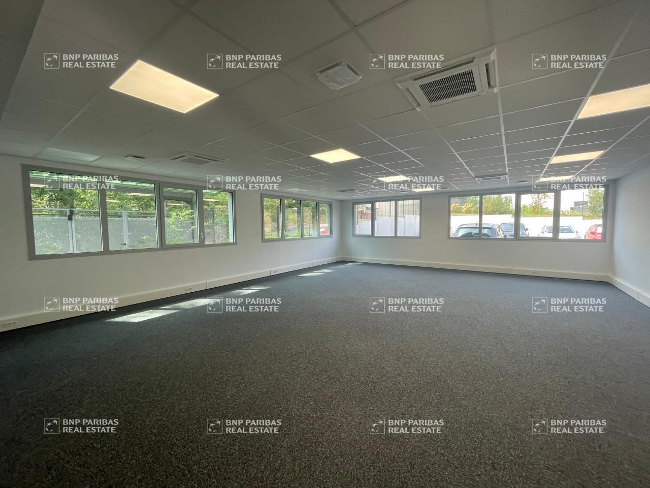 190 m² pour ce bureaux en vente à Lissieu