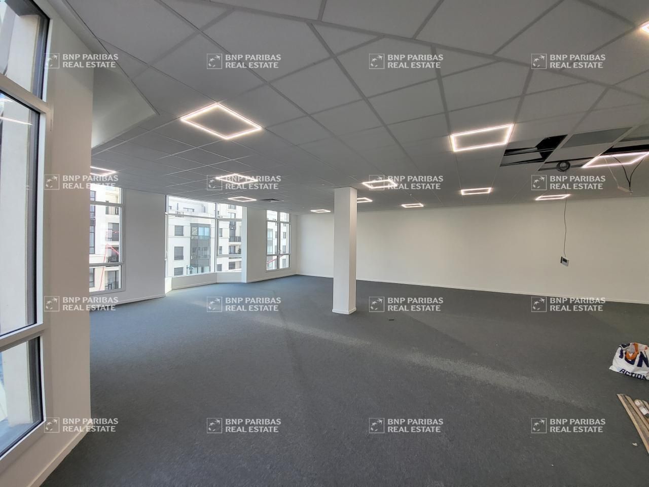 Vente Bureaux 547.6 m² divisibles 77700 Chessy
