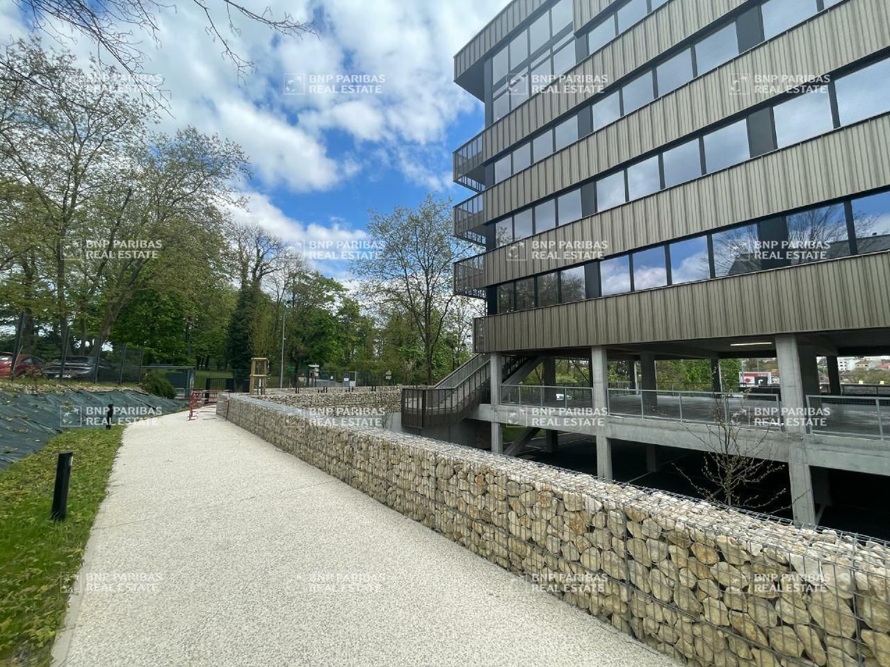 630.34 m² pour ce bureaux en location à Laxou