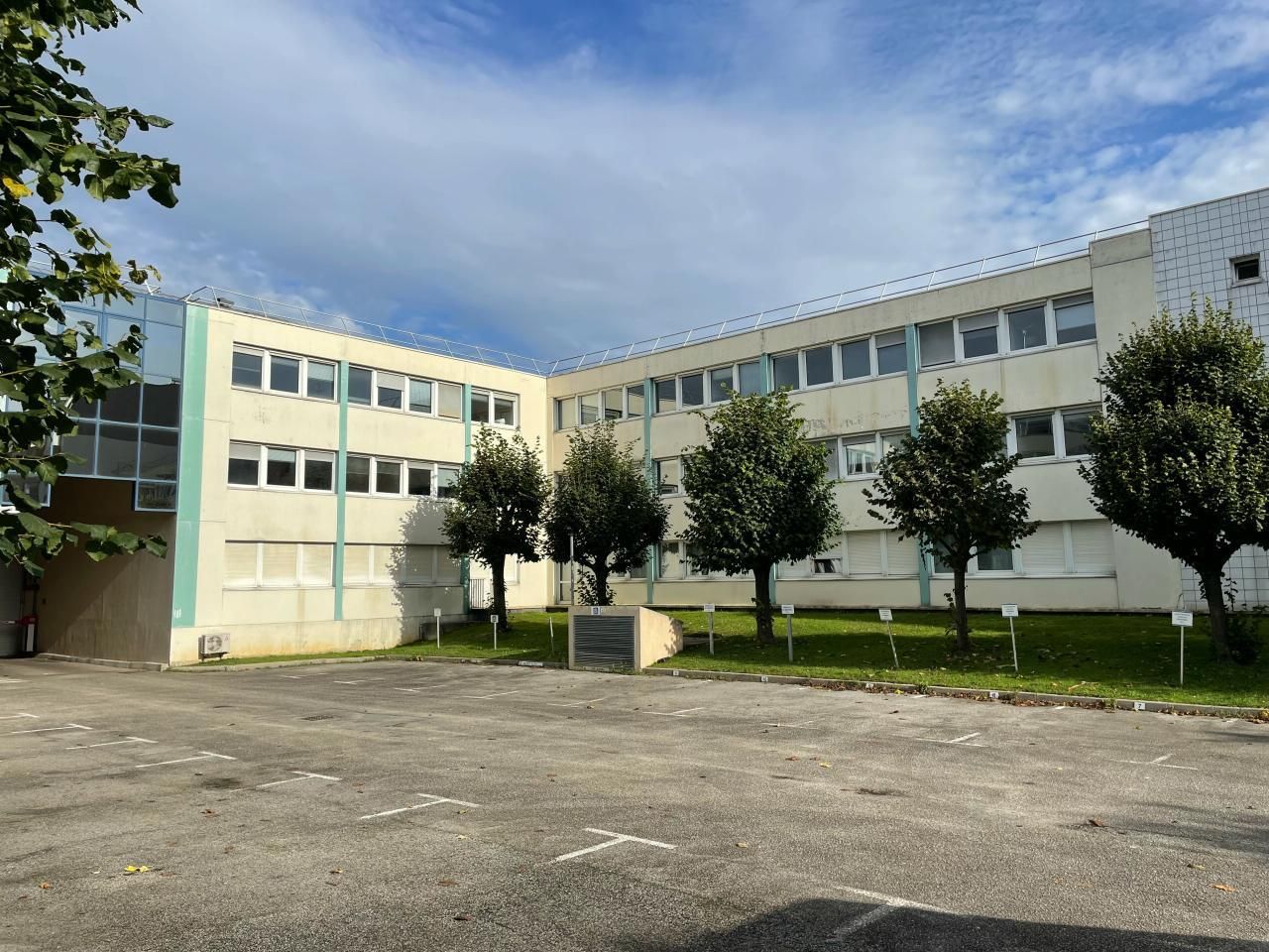 Location Bureaux 2379.99 m² divisibles 76100 Rouen