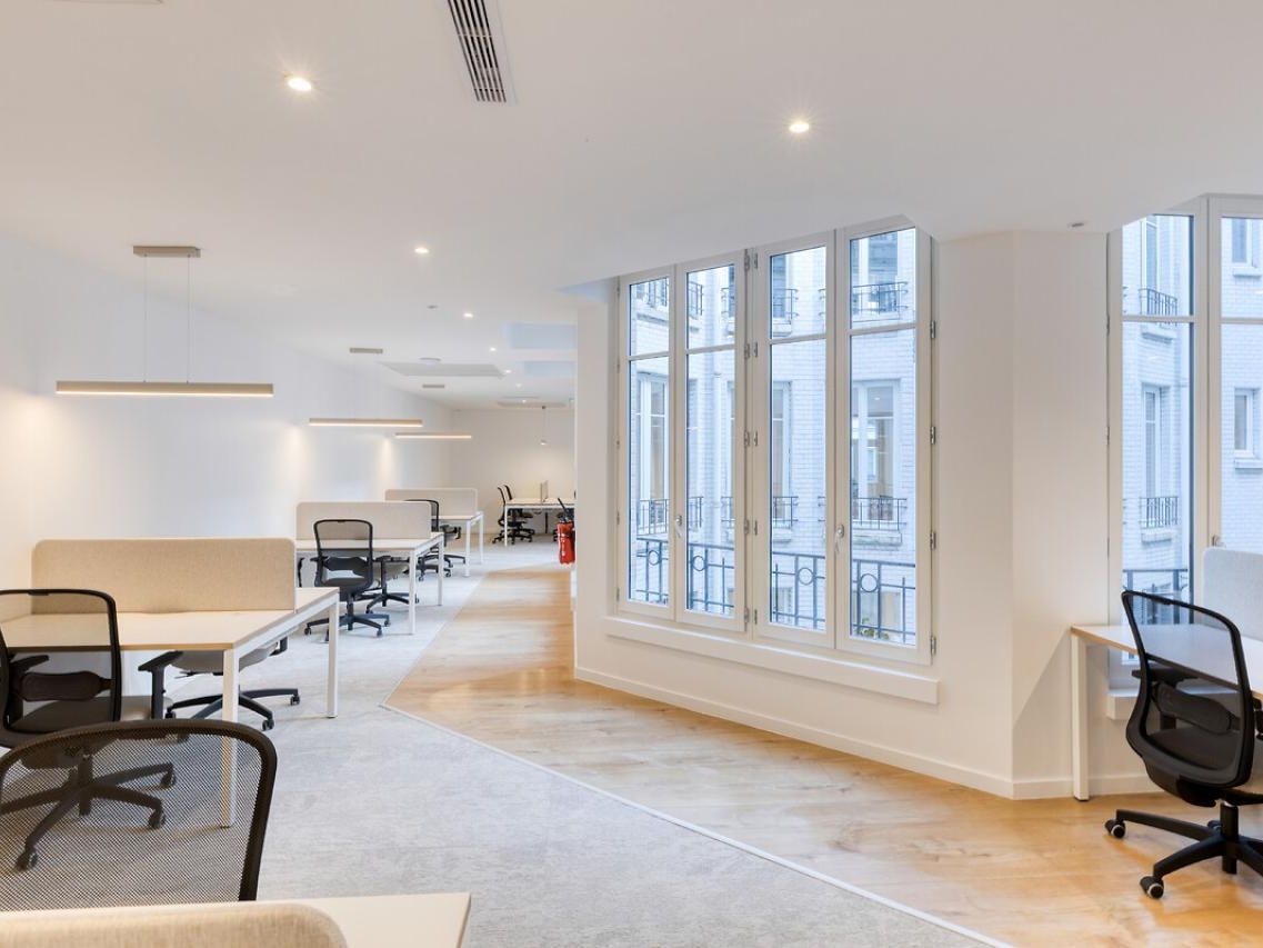 1180 m² pour ce bureaux en location à Paris