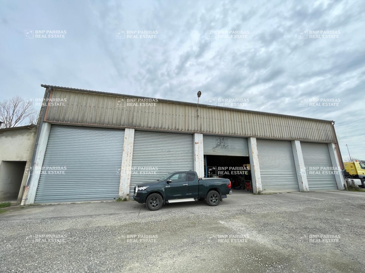 675 m² pour ce activité en location à Portet-sur -garonne