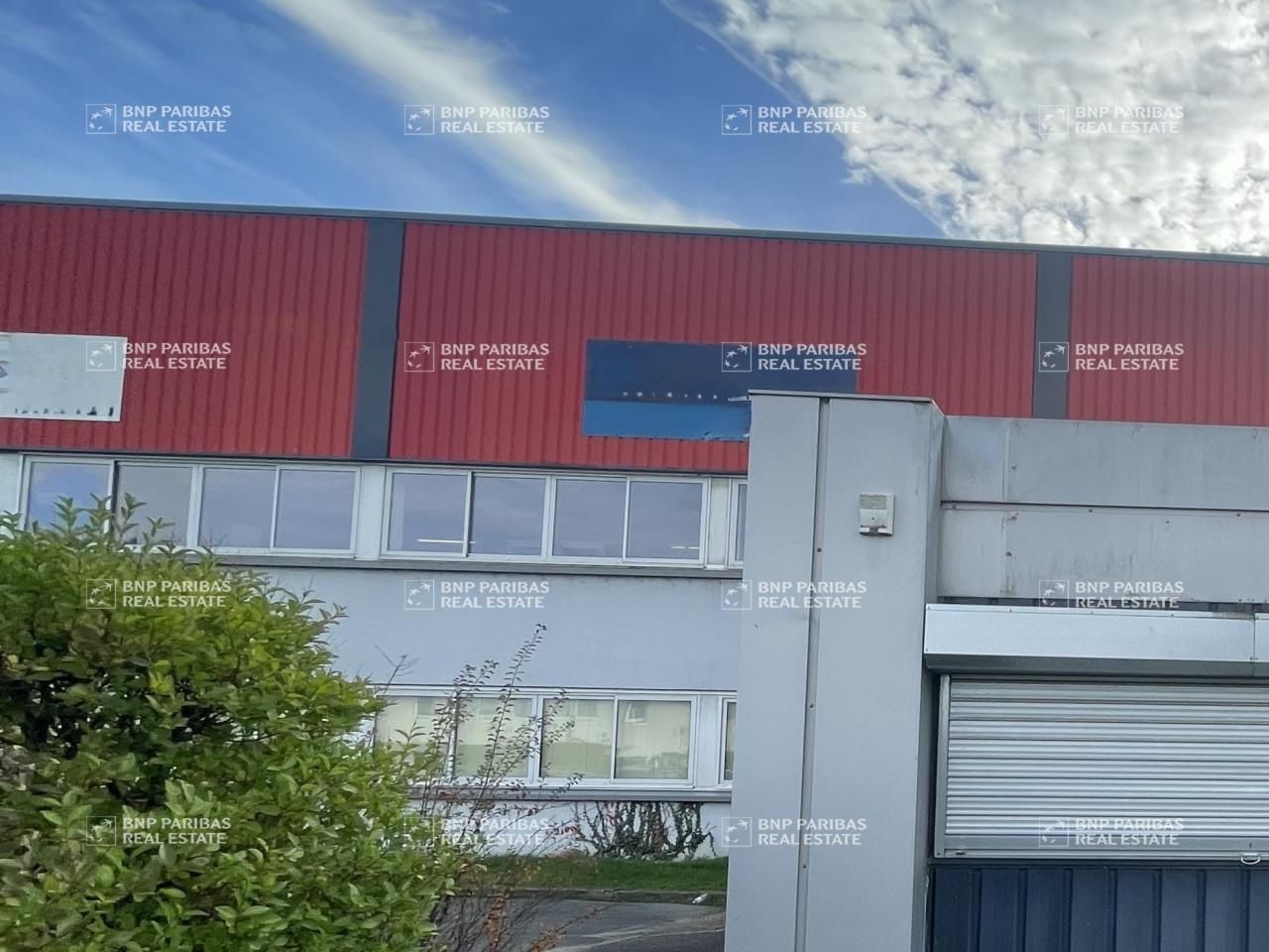 165 m² pour ce bureaux en location à Saint-jean-de-la-ruelle