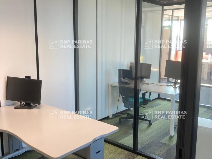 599 m² pour ce bureaux en location à Lesquin