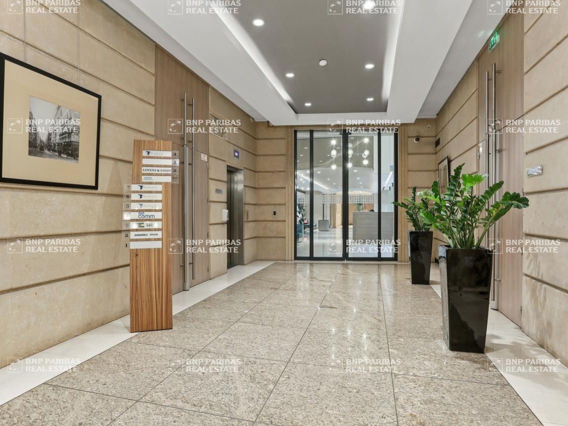 2108 m² pour ce bureaux en location à Paris