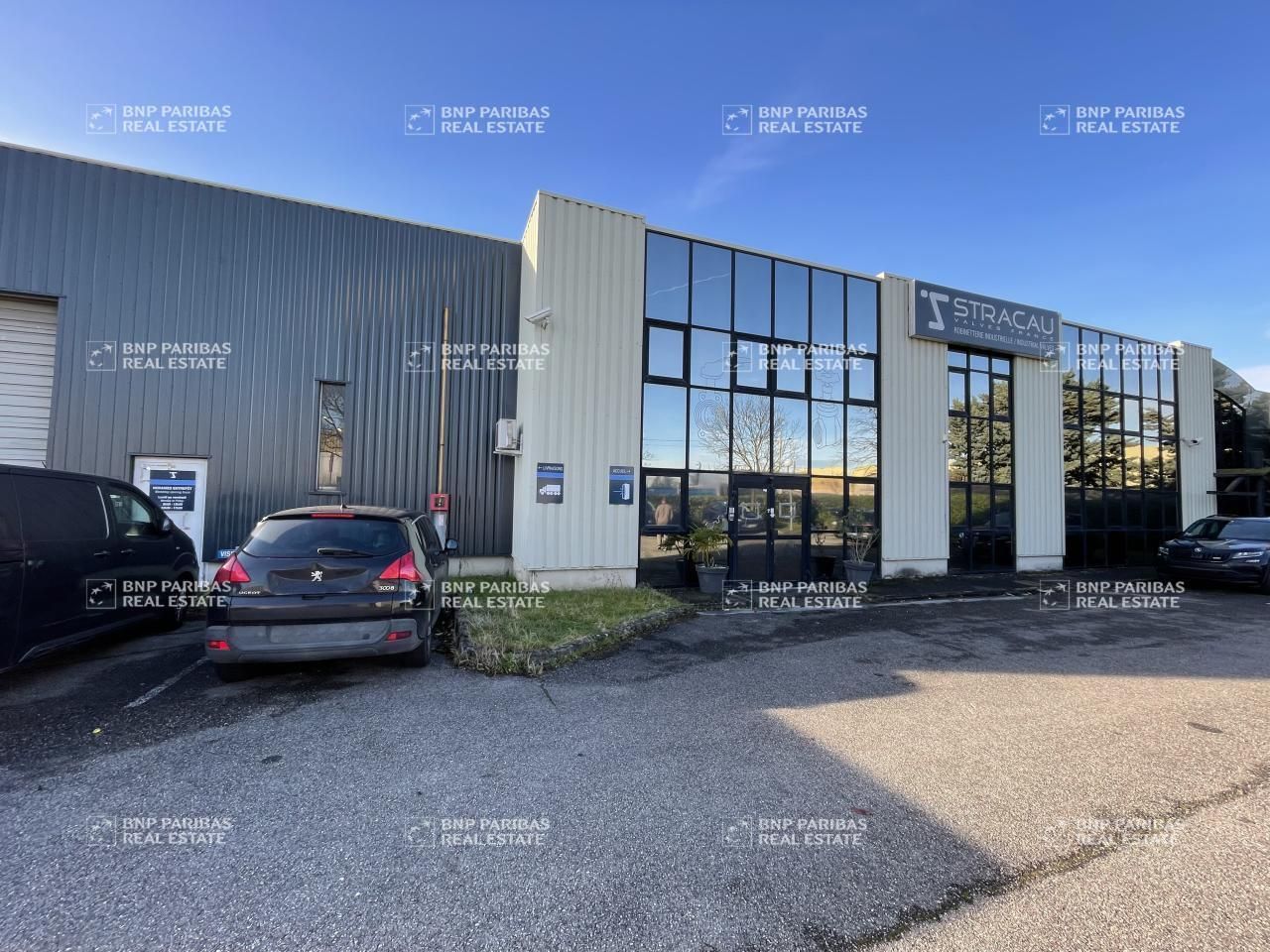Location Activité 2000 m² non divisibles 69740 Genas