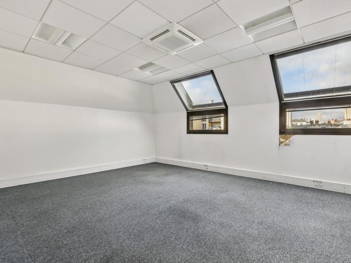 920 m² pour ce bureaux en location à Vincennes