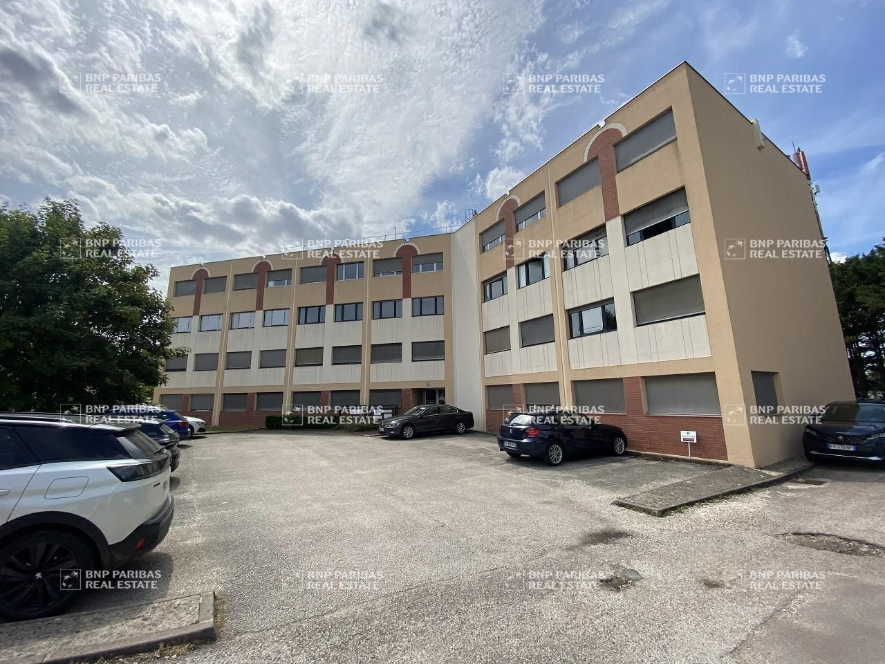 240 m² pour ce bureaux en location à Dijon