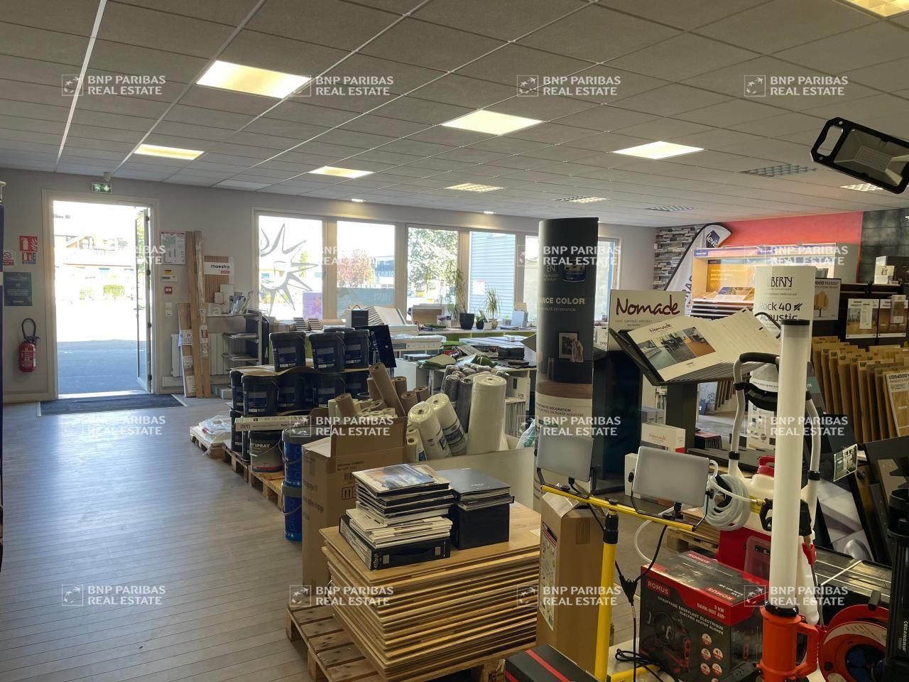 540 m² pour ce activité en location à Ingré