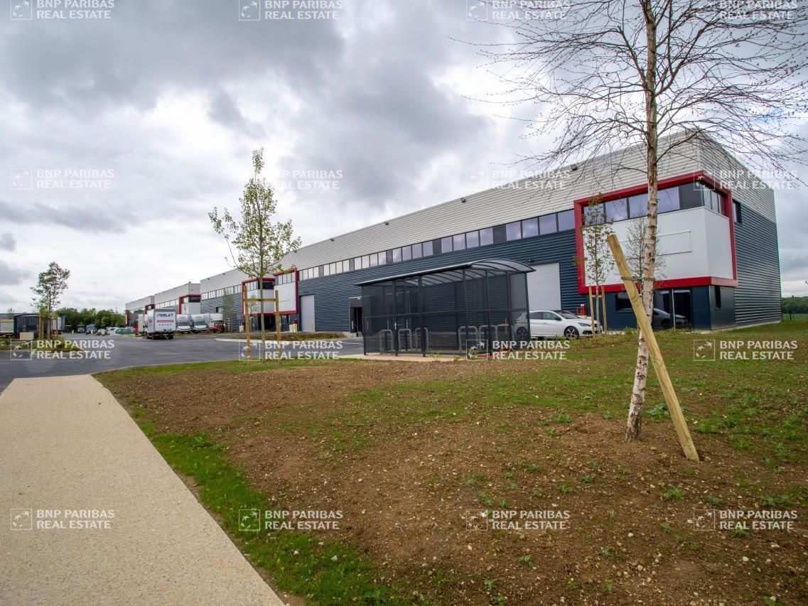 Location PME-PMI 327 m² non divisibles 77600 Chanteloup en brie