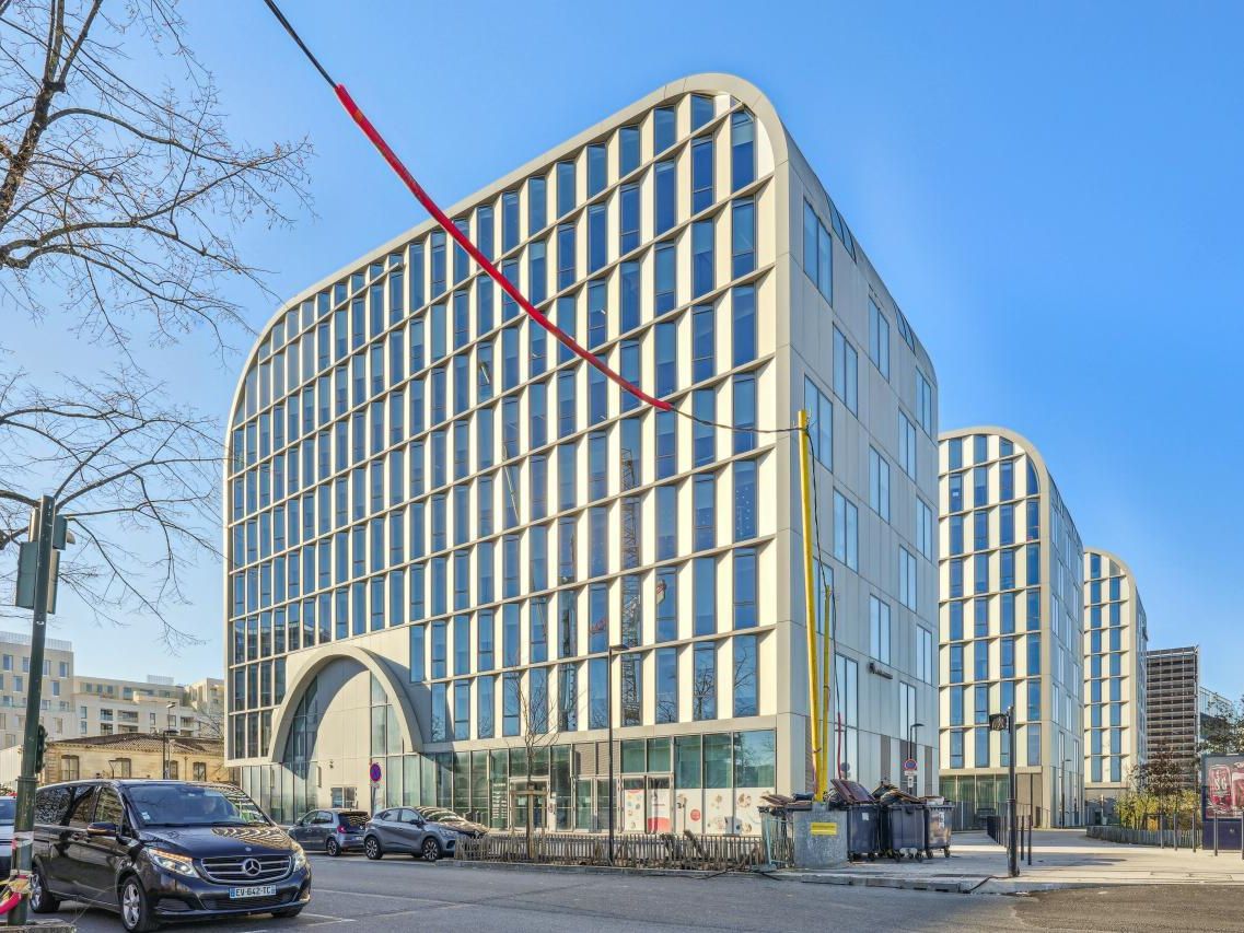416.71 m² pour ce bureaux en location à Bordeaux