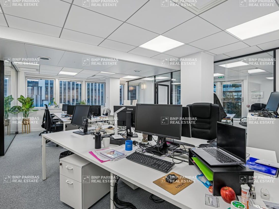 218 m² pour ce bureaux en location à Paris