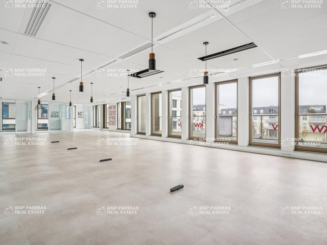 598 m² pour ce bureaux en location à Chatenay malabry