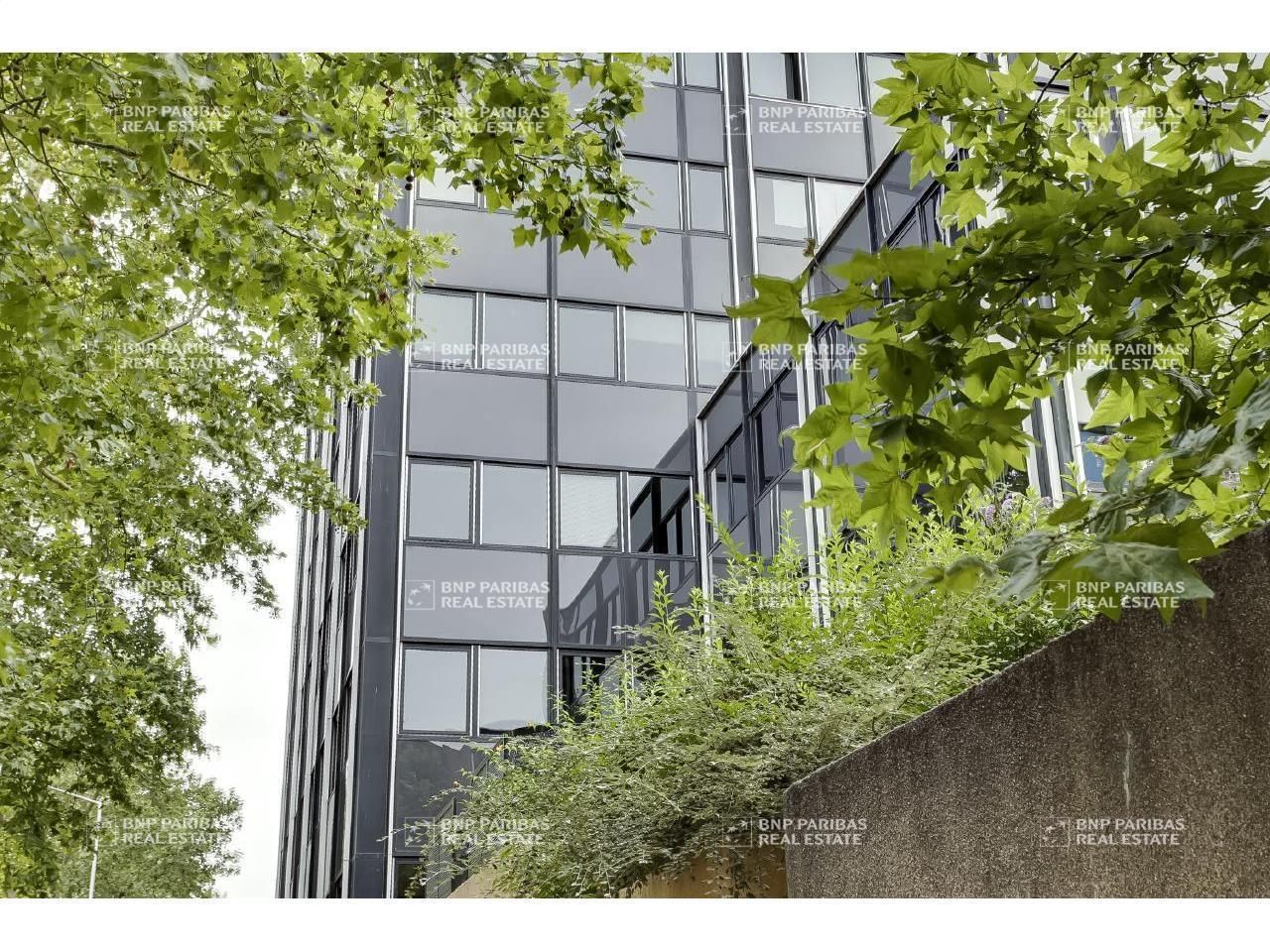 1568 m² pour ce bureaux en location à Evry