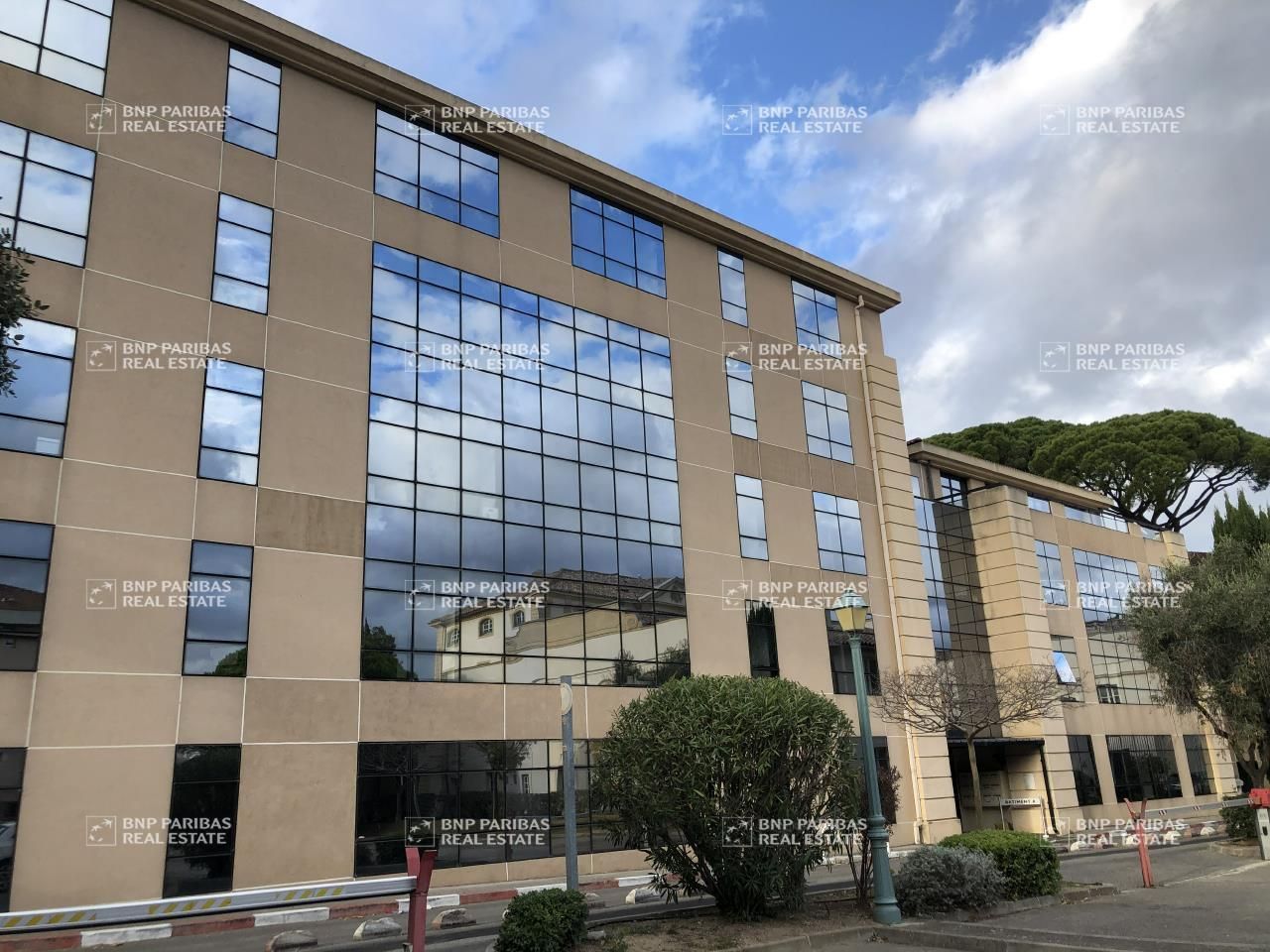 Location Bureaux 770 m² divisibles 13008 Marseille