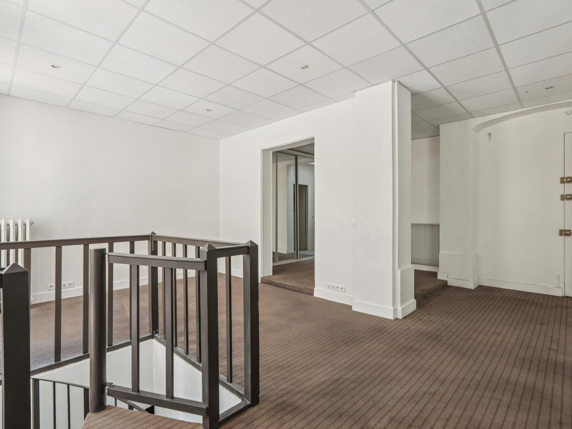 70 m² pour ce bureaux en location à Paris