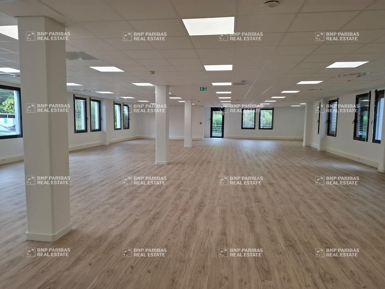 326 m² pour ce bureaux en location à Meyreuil
